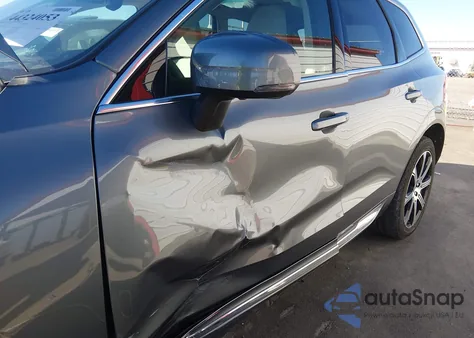 2021 Volvo Xc60 T5 Inscription z USA, uszkodzony, nr VIN YV4102RL2M1779203